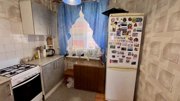 Продам трехкомнатную (3-комн.) квартиру, Карла Либкнехта ул, 21, Крымск г