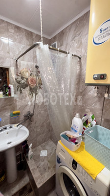 Продам трехкомнатную (3-комн.) квартиру, Карла Либкнехта ул, 21, Крымск г