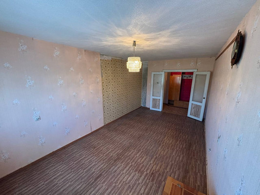 Продам трехкомнатную (3-комн.) квартиру, Побежимова ул, 46, Казань г