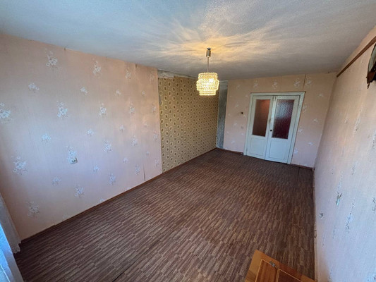 Продам трехкомнатную (3-комн.) квартиру, Побежимова ул, 46, Казань г