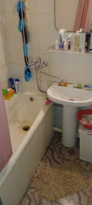 Продам трехкомнатную (3-комн.) квартиру, Бехтерева ул, 41к3, Москва г