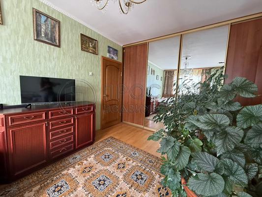 Продам двухкомнатную (2-комн.) квартиру, Литовский б-р, 5/10, Москва г