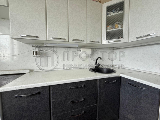 Продам двухкомнатную (2-комн.) квартиру, Литовский б-р, 5/10, Москва г