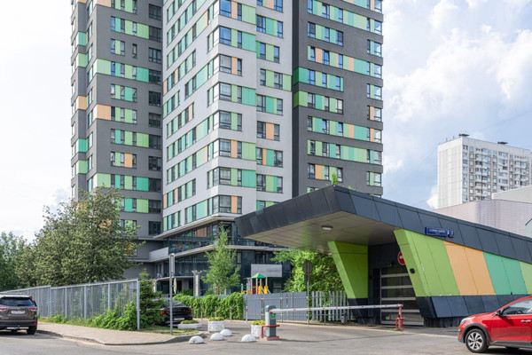 Продам трехкомнатную (3-комн.) квартиру, Саляма Адиля ул, 2к1, Москва г