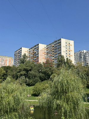 Продам трехкомнатную (3-комн.) квартиру, Кутузова ул, 3, Москва г