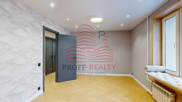 Продам трехкомнатную (3-комн.) квартиру, Кутузова ул, 3, Москва г