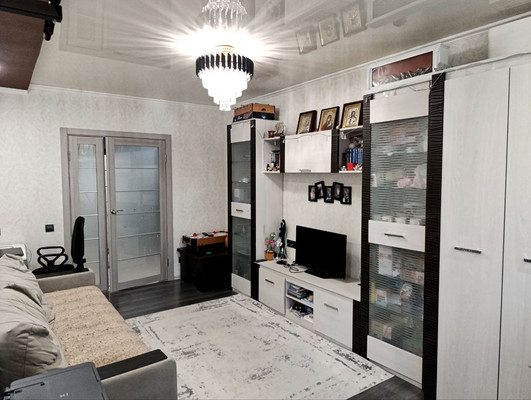 Продам трехкомнатную (3-комн.) квартиру, Бела Куна ул, 33, Симферополь г