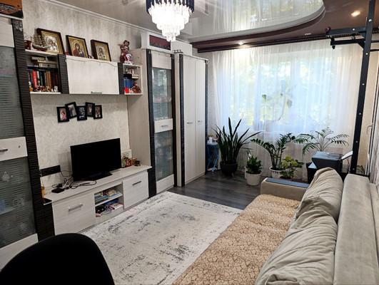 Продам трехкомнатную (3-комн.) квартиру, Бела Куна ул, 33, Симферополь г