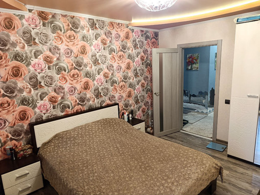 Продам трехкомнатную (3-комн.) квартиру, Бела Куна ул, 33, Симферополь г