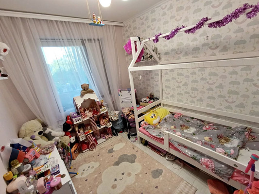 Продам трехкомнатную (3-комн.) квартиру, Бела Куна ул, 33, Симферополь г