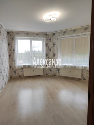 Продам трехкомнатную (3-комн.) квартиру, Знаменская ул, 1/8, Всеволожск г