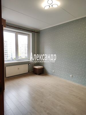 Продам трехкомнатную (3-комн.) квартиру, Знаменская ул, 1/8, Всеволожск г