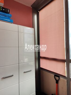 Продам трехкомнатную (3-комн.) квартиру, Знаменская ул, 1/8, Всеволожск г