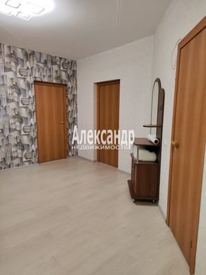 Продам трехкомнатную (3-комн.) квартиру, Знаменская ул, 1/8, Всеволожск г
