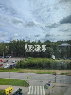 Продам трехкомнатную (3-комн.) квартиру, Знаменская ул, 1/8, Всеволожск г