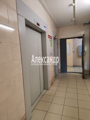 Продам трехкомнатную (3-комн.) квартиру, Знаменская ул, 1/8, Всеволожск г