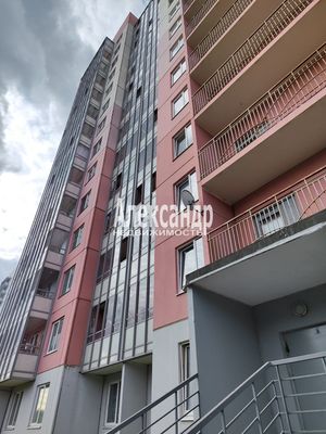 Продам трехкомнатную (3-комн.) квартиру, Знаменская ул, 1/8, Всеволожск г