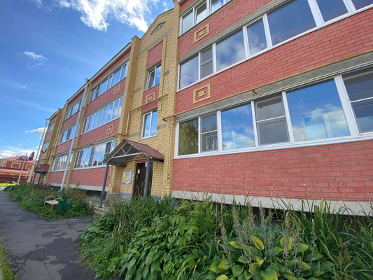 Продам двухкомнатную (2-комн.) квартиру, Строительная ул, 8, Медведево пгт