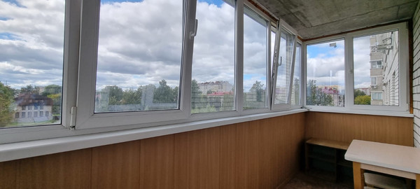 Продам трехкомнатную (3-комн.) квартиру, Медведева ул, 65к3, Брянск г