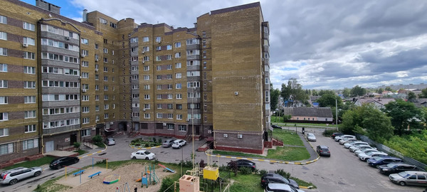 Продам трехкомнатную (3-комн.) квартиру, Медведева ул, 65к3, Брянск г