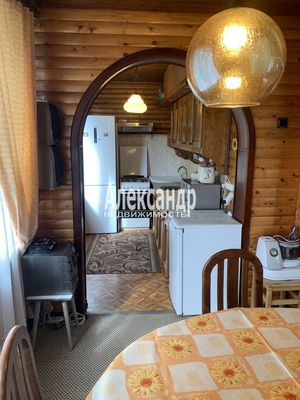 Продам трехкомнатную (3-комн.) квартиру, Альпийский пер, 23к1, Санкт-Петербург г