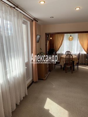 Продам трехкомнатную (3-комн.) квартиру, Альпийский пер, 23к1, Санкт-Петербург г