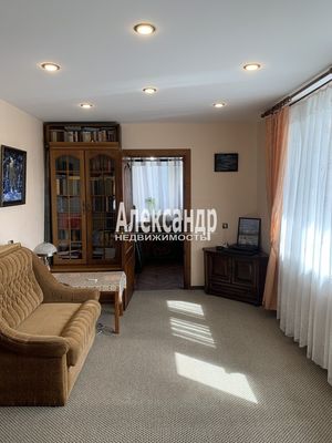 Продам трехкомнатную (3-комн.) квартиру, Альпийский пер, 23к1, Санкт-Петербург г