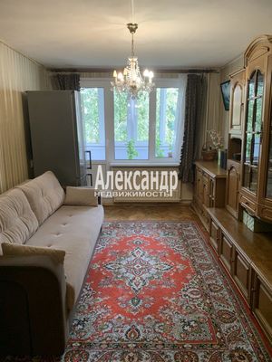 Продам трехкомнатную (3-комн.) квартиру, Альпийский пер, 23к1, Санкт-Петербург г