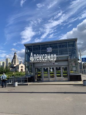 Продам трехкомнатную (3-комн.) квартиру, Альпийский пер, 23к1, Санкт-Петербург г