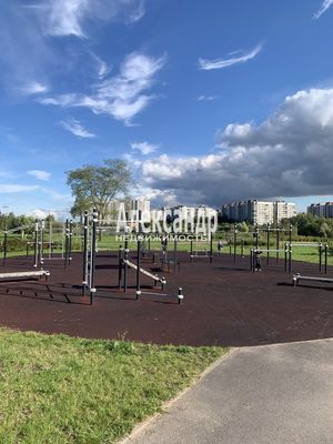 Продам трехкомнатную (3-комн.) квартиру, Альпийский пер, 23к1, Санкт-Петербург г