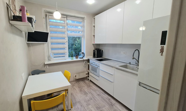 Продам двухкомнатную (2-комн.) квартиру, Мусы Джалиля ул, 13, Москва г