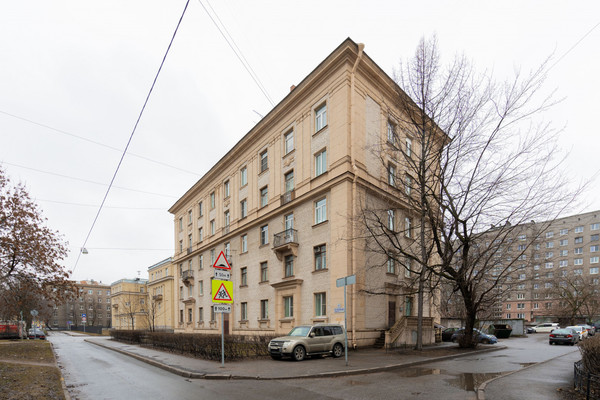 Продам комнату в 20-комн. квартире, Огородный пер, 3, Санкт-Петербург г