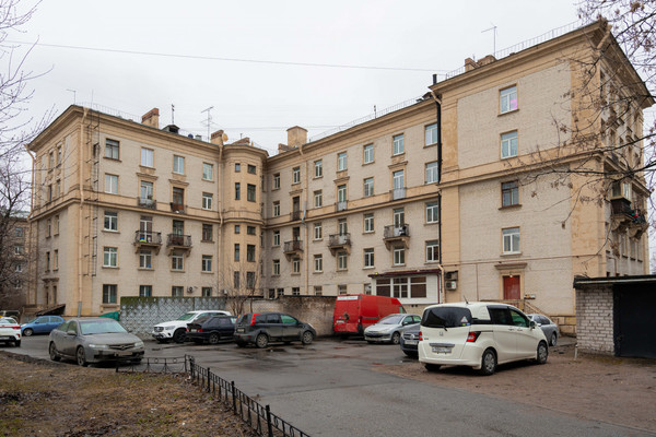 Продам комнату в 20-комн. квартире, Огородный пер, 3, Санкт-Петербург г