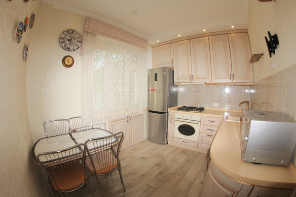 Продам двухкомнатную (2-комн.) квартиру, Максима Горького ул, 74, Пермь г