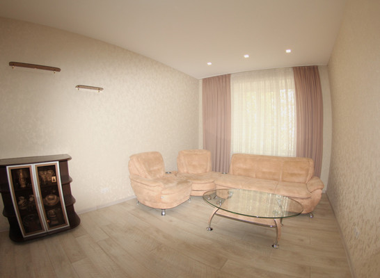 Продам двухкомнатную (2-комн.) квартиру, Максима Горького ул, 74, Пермь г