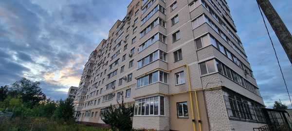 Продам трехкомнатную (3-комн.) квартиру, Медведева ул, 65к3, Брянск г