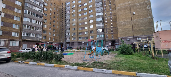 Продам трехкомнатную (3-комн.) квартиру, Медведева ул, 65к3, Брянск г