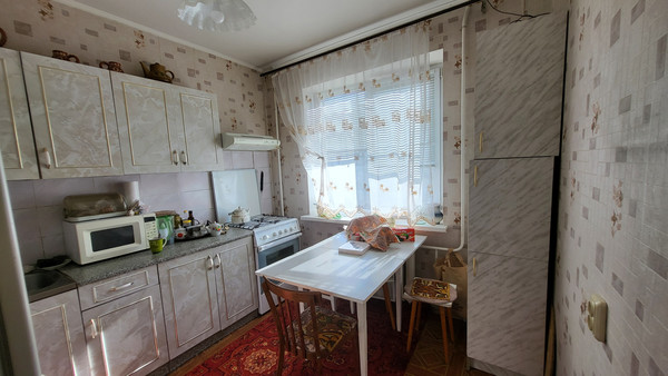 Продам трехкомнатную (3-комн.) квартиру, Айдарова ул, 18, Казань г