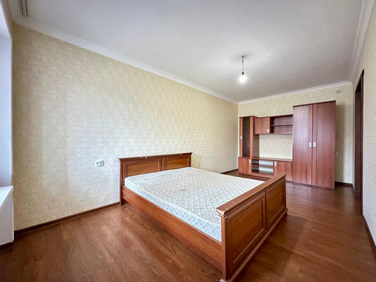 Продам однокомнатную (1-комн.) квартиру, Т.Идарова ул, 4, Нальчик г