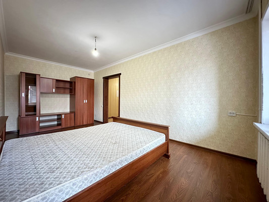 Продам однокомнатную (1-комн.) квартиру, Т.Идарова ул, 4, Нальчик г