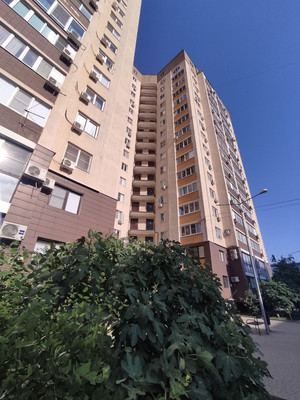 Продам двухкомнатную (2-комн.) квартиру, 2-я Целиноградская ул, 44к2, Краснодар г