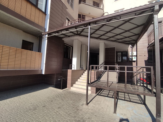 Продам двухкомнатную (2-комн.) квартиру, 2-я Целиноградская ул, 44к2, Краснодар г