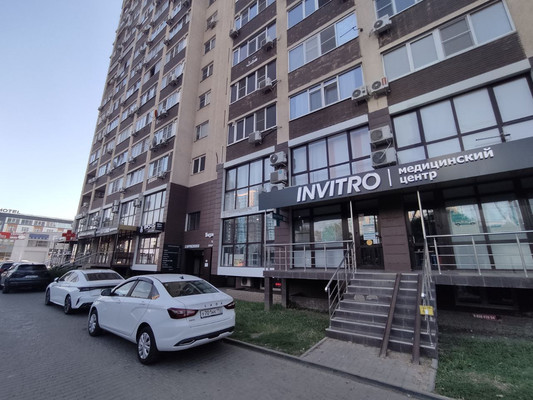 Продам двухкомнатную (2-комн.) квартиру, 2-я Целиноградская ул, 44к2, Краснодар г