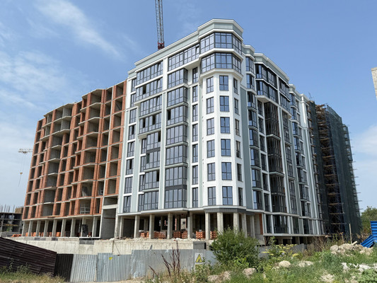 Продам трехкомнатную (3-комн.) квартиру, Хужокова ул, 1, Нальчик г