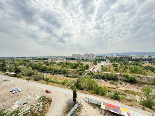 Продам трехкомнатную (3-комн.) квартиру, Хужокова ул, 1, Нальчик г