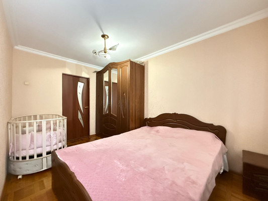 Продам двухкомнатную (2-комн.) квартиру, Неделина ул, 7, Нальчик г