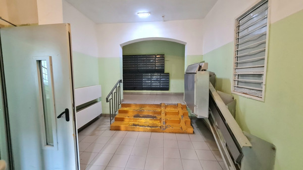 Продам однокомнатную (1-комн.) квартиру, Полярная ул, 9к2, Москва г