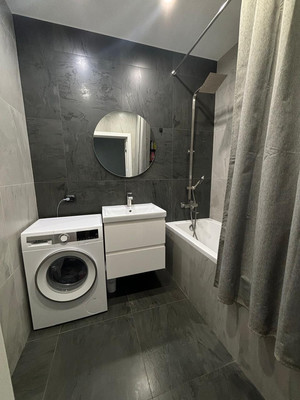 Продам трехкомнатную (3-комн.) квартиру, им. Адмирала Крузенштерна ул, 5к2, Краснодар г