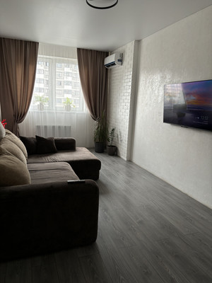 Продам трехкомнатную (3-комн.) квартиру, им. Адмирала Крузенштерна ул, 5к2, Краснодар г