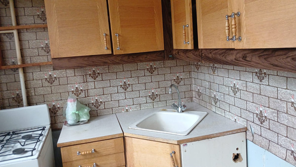 Продам трехкомнатную (3-комн.) квартиру, Поэтический б-р, 11Ак2, Санкт-Петербург г